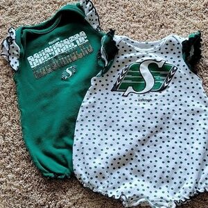 Saskatchewan Roughrider lot, 2 pieces, euc, 18 months
